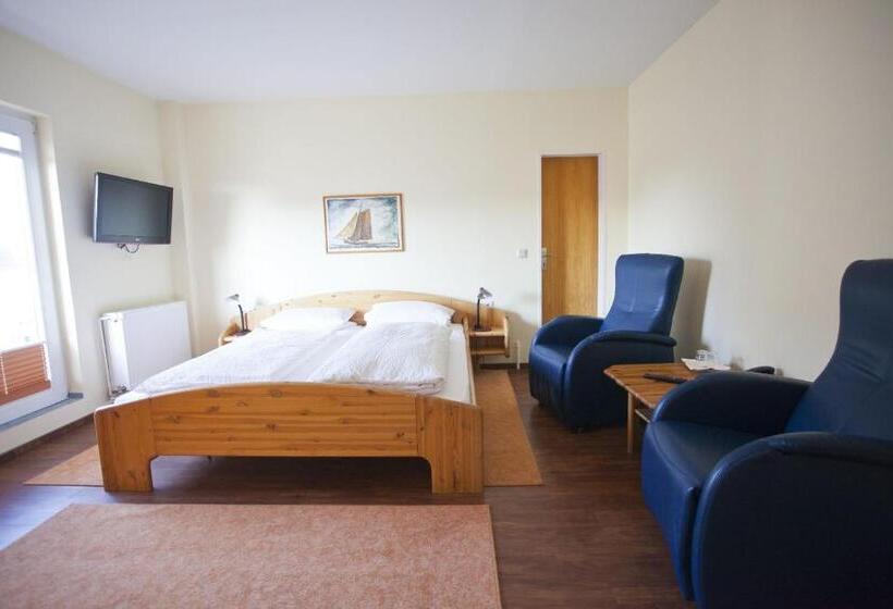 غرفة قياسية مزوَّدة بشُرفة, Strandburg