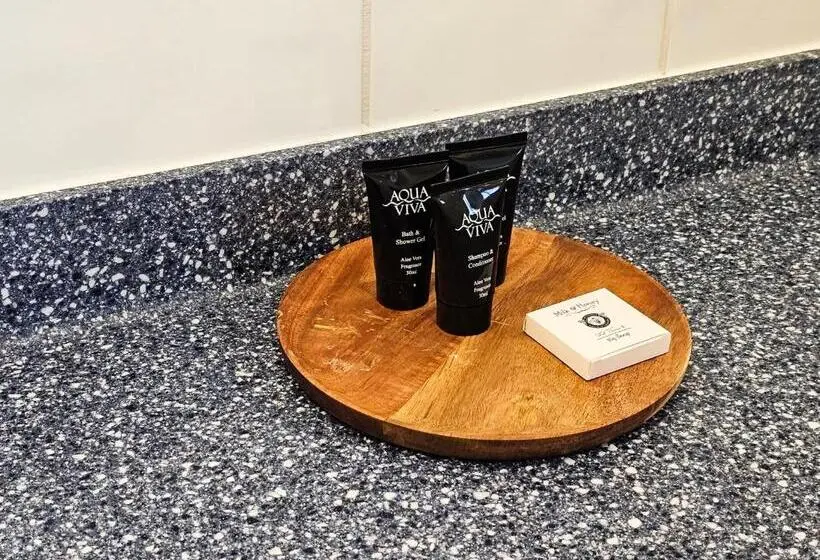デラックススイート, Crown Hotel Stone