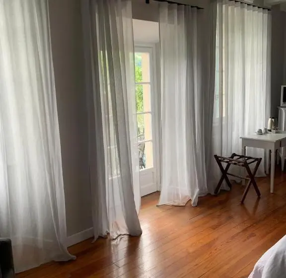 Superior room with lake view, Villa Toscanini