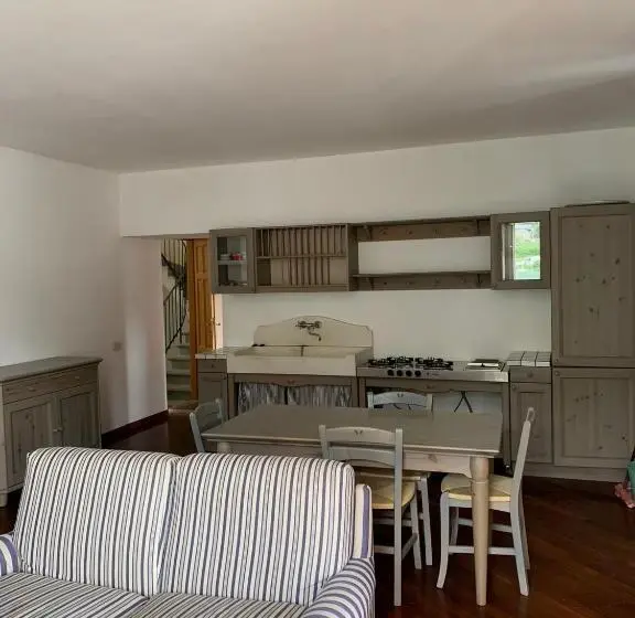 1 Bedroom Apartment Lake View, Villa Toscanini