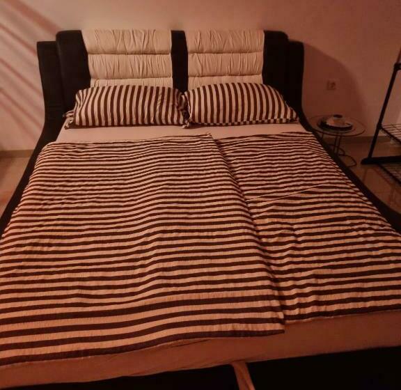 آپارتمان لوکس 1 خوابه, Motel Medium