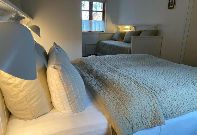 Camera Familiare, Klostergaarden