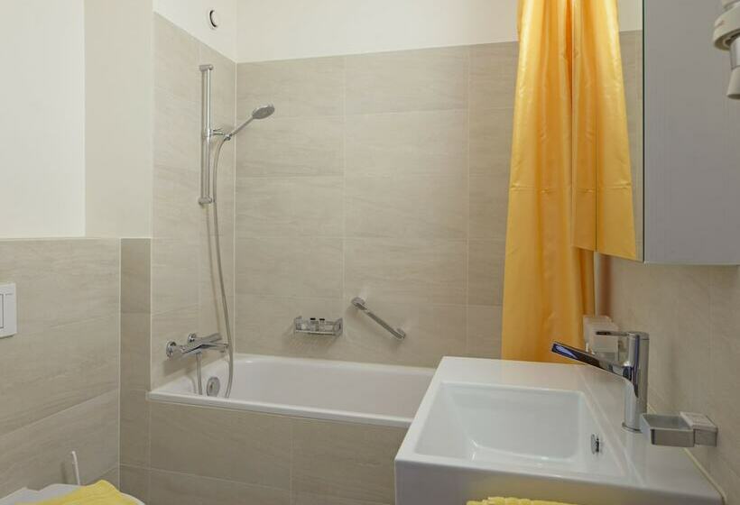 غرفة سوبيريور عائلية, Aparthotel Al Lago