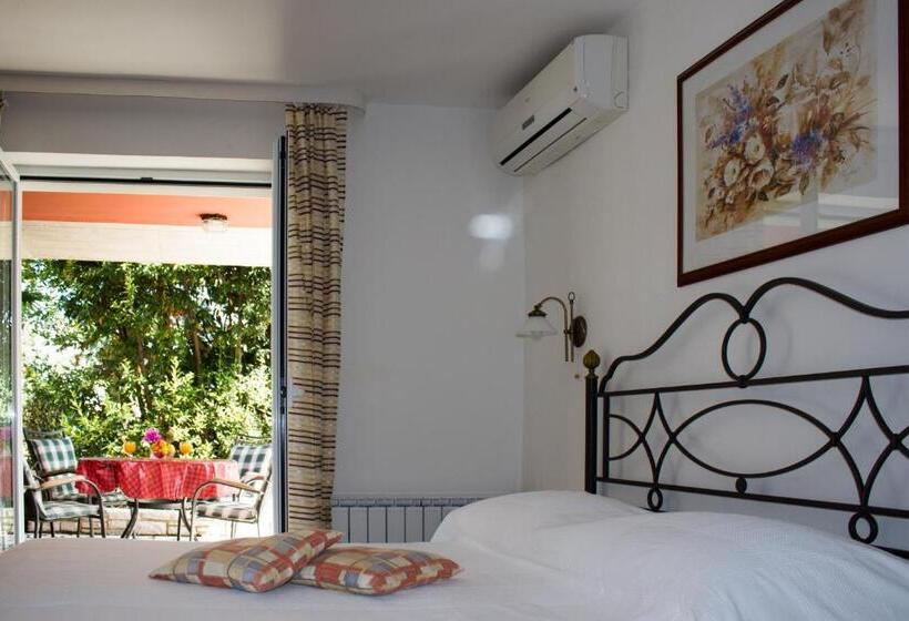 اتاق استاندارد چهار تخته, B&b Baron Gautsch
