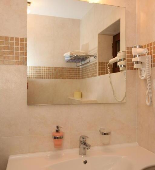 اتاق لوکس خانوادگی, B&b Marijana