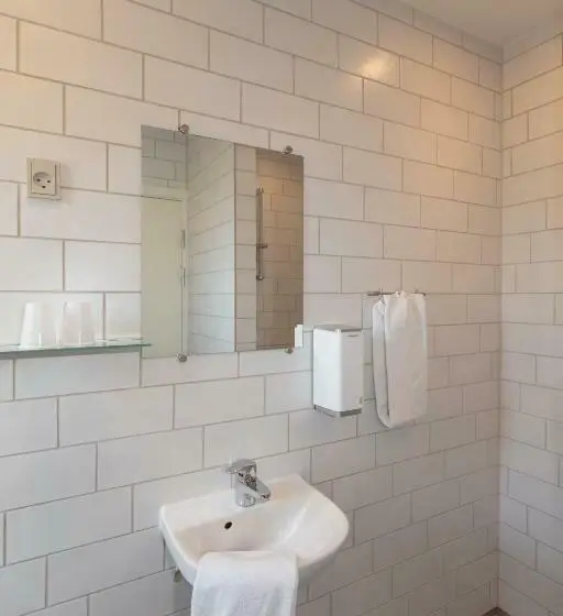 اتاق استاندارد, Foldens Hotel Annex