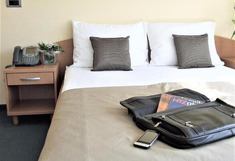 バルコニー付スイート, Central Slavonski Brod