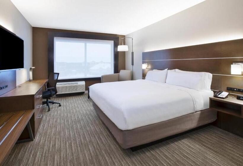 اتاق سوپریور با تخت بزرگ, Holiday Inn Express & Suites Okemos   University Area, An Ihg