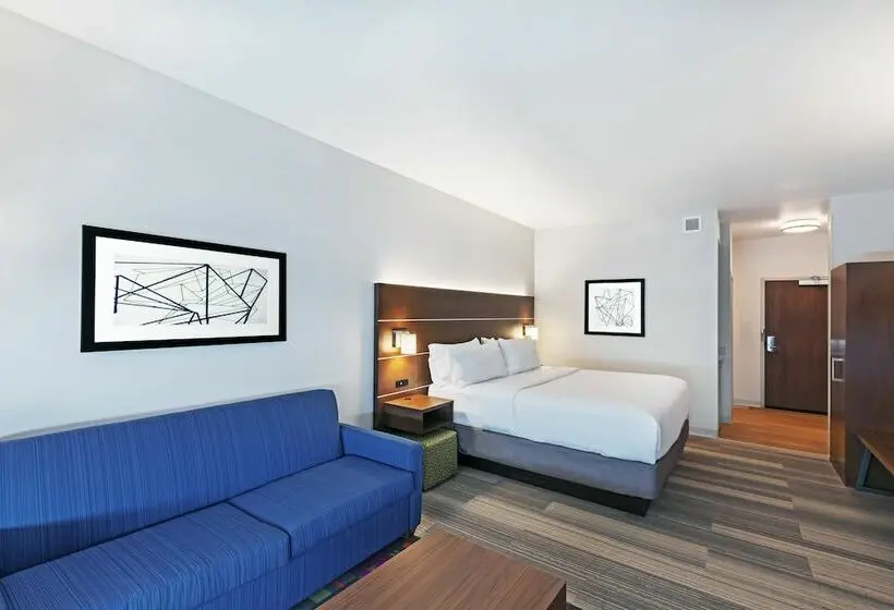 スイート, Holiday Inn Express And Suites Chanute, An Ihg