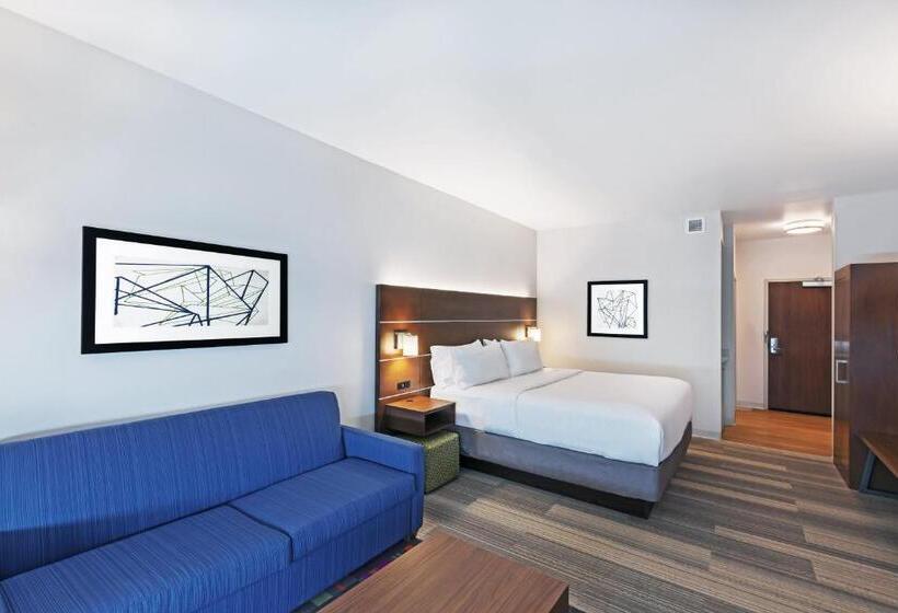 스위트 킹사이즈 침대, Holiday Inn Express And Suites Chanute, An Ihg