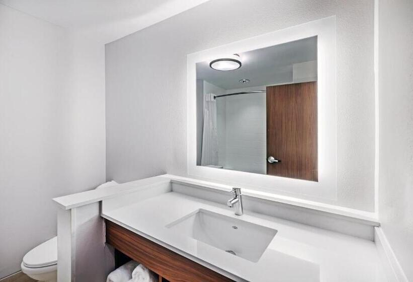 스위트, Holiday Inn Express And Suites Chanute, An Ihg