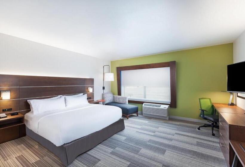 장애인을 위한 킹사이즈 침대 스탠다드 룸, Holiday Inn Express And Suites Chanute, An Ihg