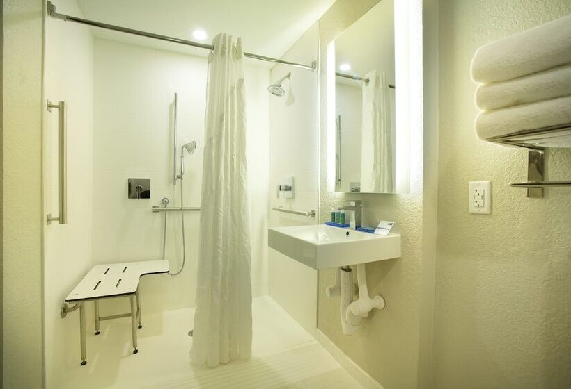 带2个双人床的标准工作室, Holiday Inn Express & Suites S Lake Buena Vista, An Ihg