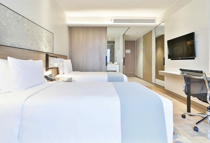 سوئیت 2 خوابه, Holiday Inn & Suites Rayong City Centre, An Ihg