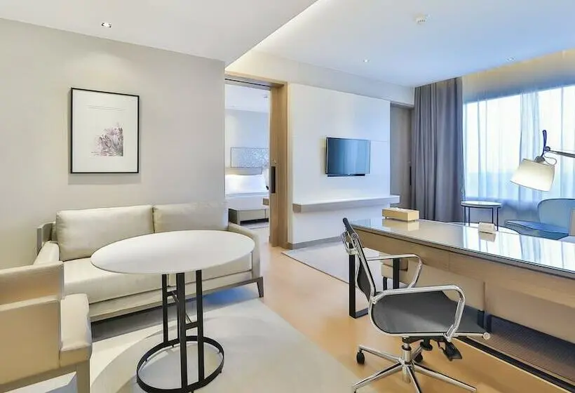 سوئیت 2 خوابه, Holiday Inn & Suites Rayong City Centre, An Ihg