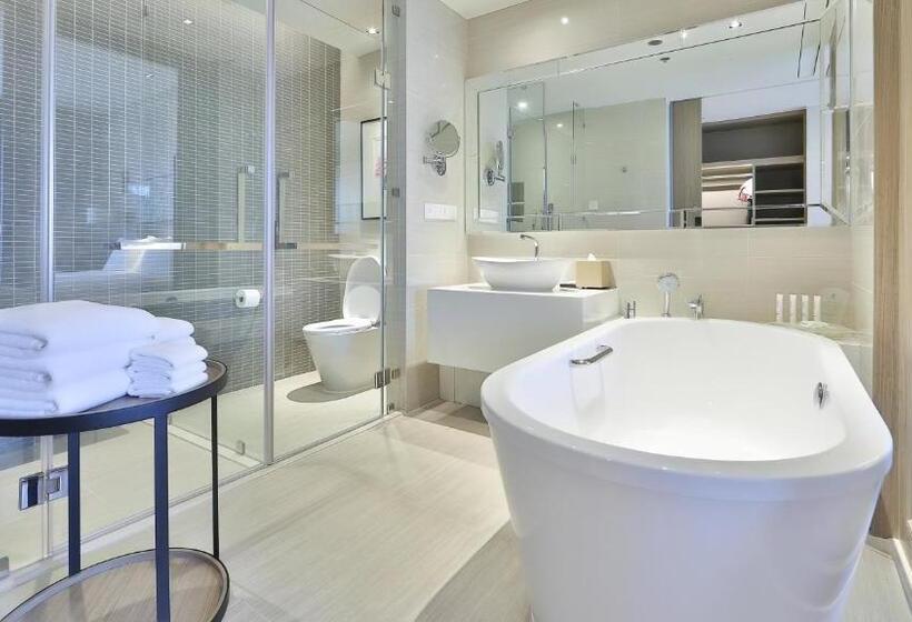 سوئیت 2 خوابه, Holiday Inn & Suites Rayong City Centre, An Ihg