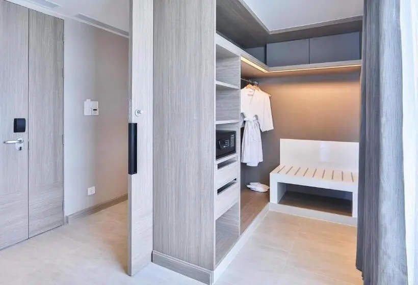 سوئیت با تخت بزرگ, Holiday Inn & Suites Rayong City Centre, An Ihg