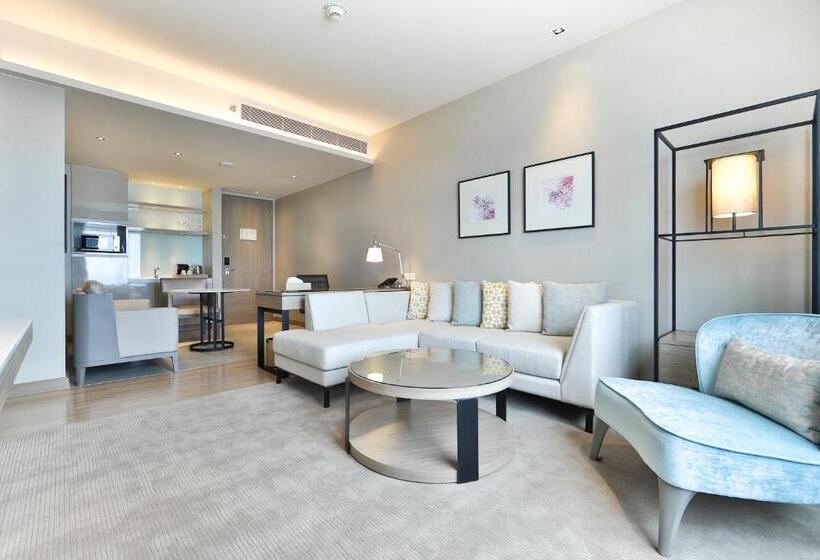 سوئیت با تخت بزرگ, Holiday Inn & Suites Rayong City Centre, An Ihg