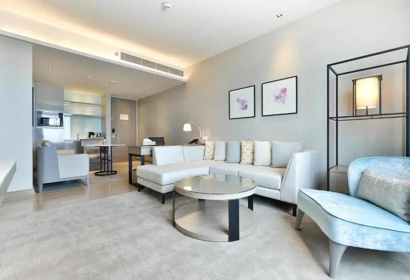 سوئیت با تخت بزرگ, Holiday Inn & Suites Rayong City Centre, An Ihg