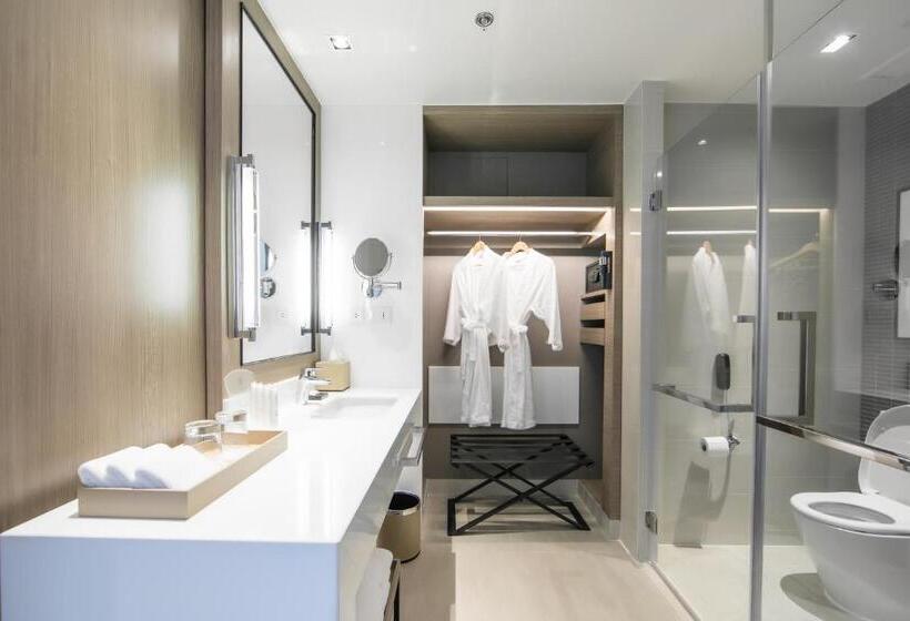 اتاق پرمیوم, Holiday Inn & Suites Rayong City Centre, An Ihg