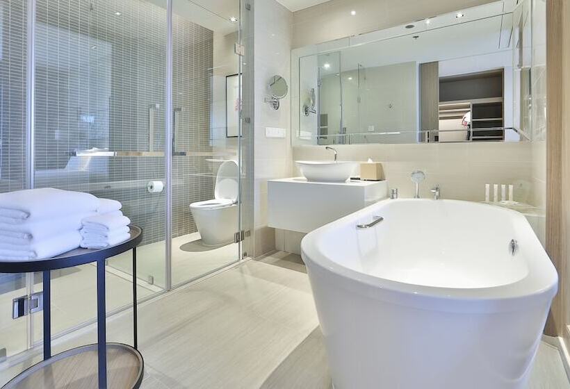 سوئیت 2 خوابه, Holiday Inn & Suites Rayong City Centre, An Ihg