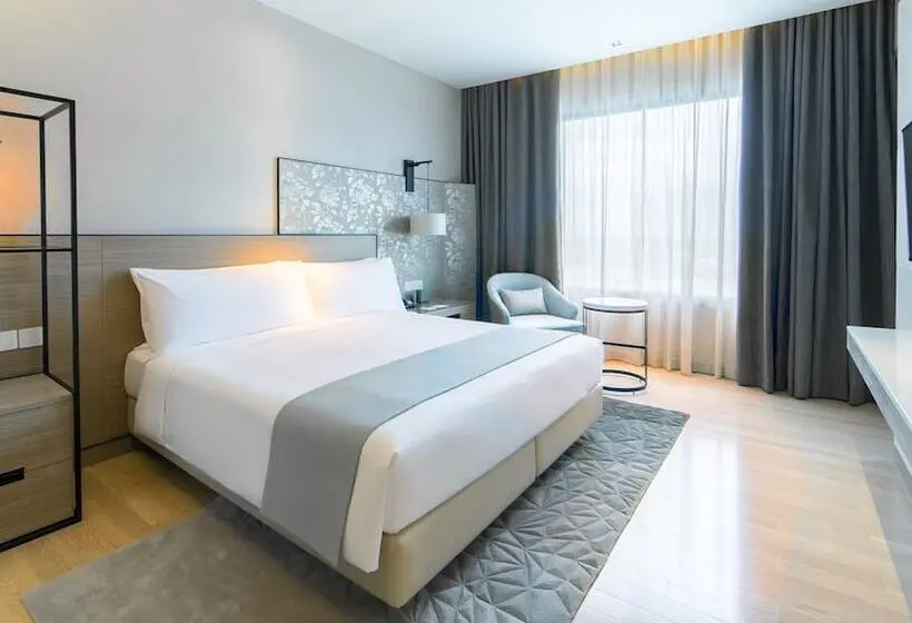 اتاق استاندارد با چشم‌انداز کوهستان, Holiday Inn & Suites Rayong City Centre, An Ihg