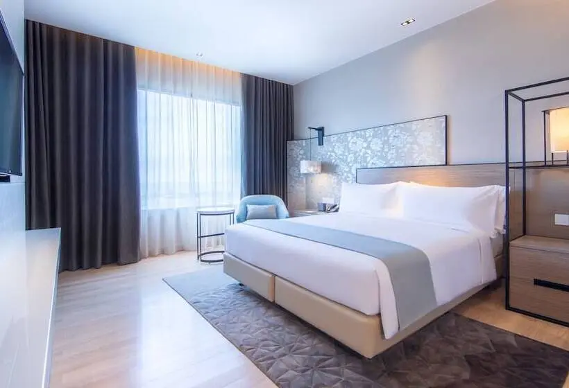 اتاق استاندارد با چشم‌انداز کوهستان, Holiday Inn & Suites Rayong City Centre, An Ihg