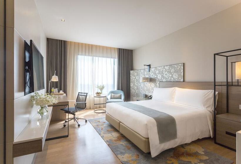 اتاق استاندارد با چشمانداز کوهستان, Holiday Inn & Suites Rayong City Centre, An Ihg