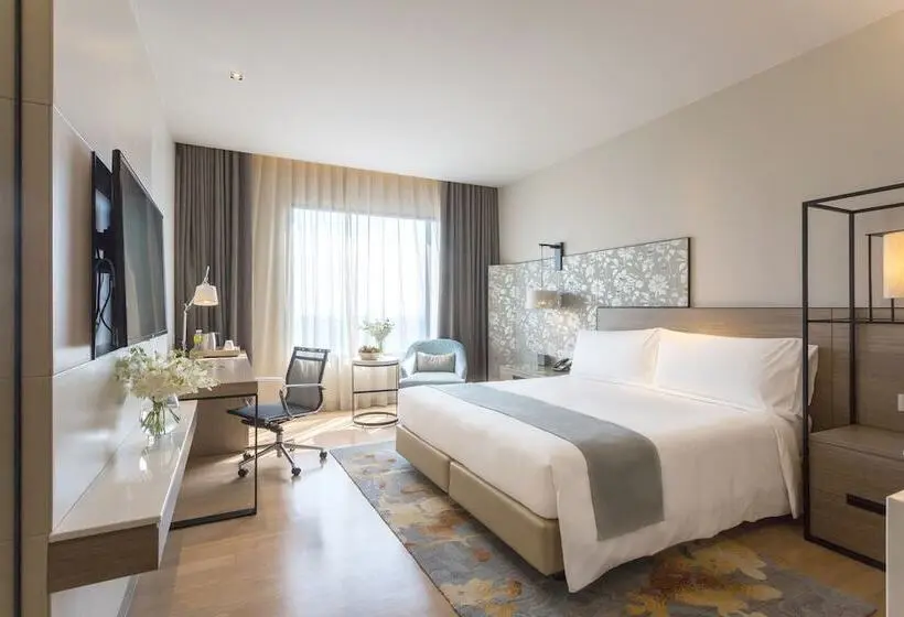 اتاق استاندارد با چشم‌انداز کوهستان, Holiday Inn & Suites Rayong City Centre, An Ihg