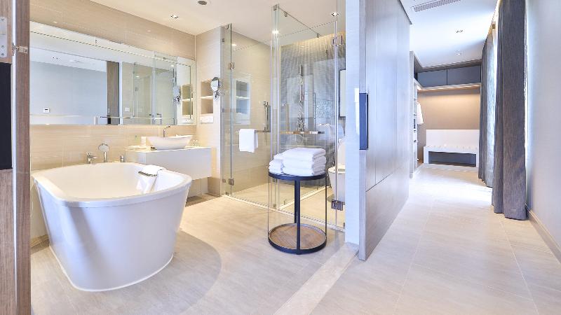سوئیت با تخت بزرگ, Holiday Inn & Suites Rayong City Centre, An Ihg