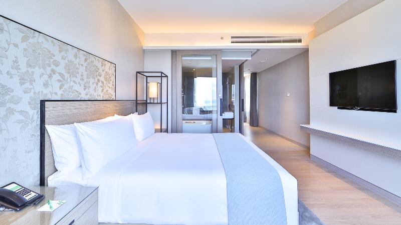 스위트 킹사이즈 침대, Holiday Inn & Suites Rayong City Centre, An Ihg