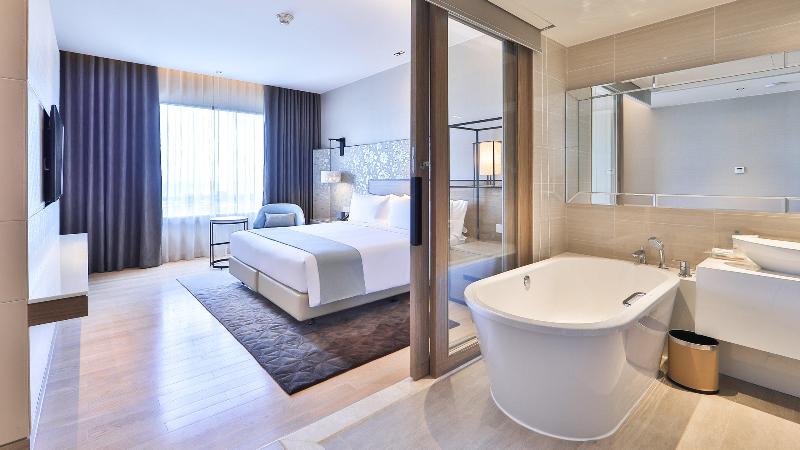 سوئیت با تخت بزرگ, Holiday Inn & Suites Rayong City Centre, An Ihg