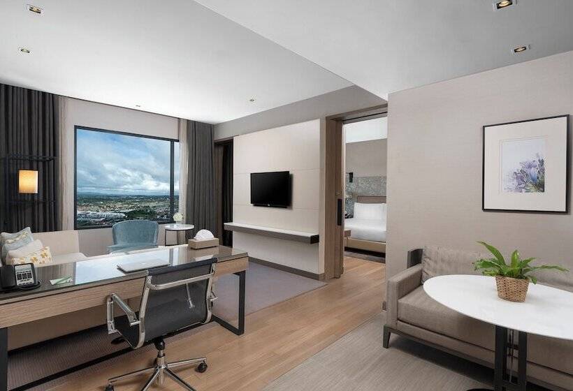 스위트, Holiday Inn & Suites Rayong City Centre, An Ihg