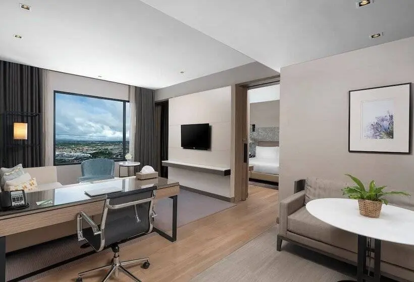 سوییت, Holiday Inn & Suites Rayong City Centre, An Ihg