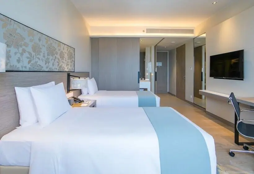 اتاق پرمیوم با چشم‌انداز دریا, Holiday Inn & Suites Rayong City Centre, An Ihg