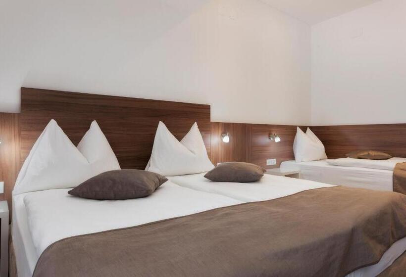 Люкс Повышенной Комфортности, Mirjana & Rastoke