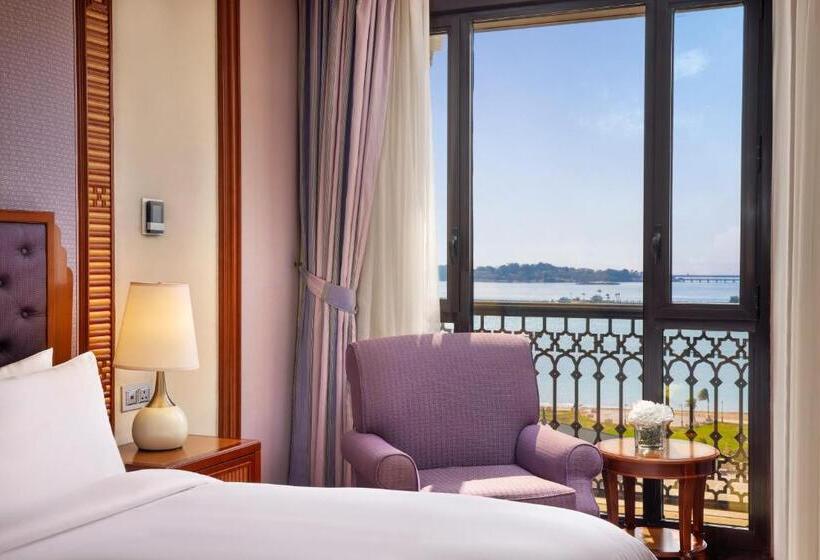 Номер Deluxe Кровать Кинг, The Ritz Carlton Jeddah