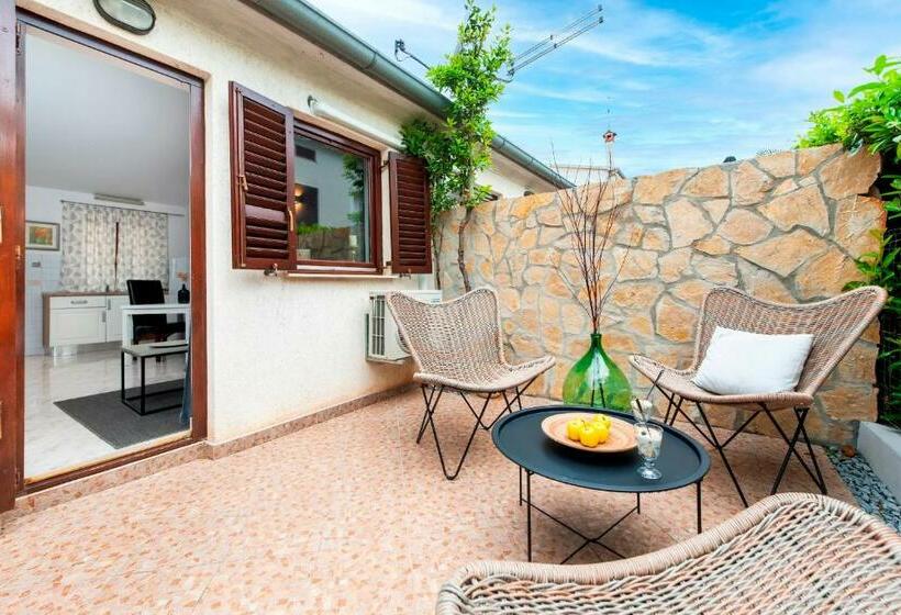 Студия Стандарт, Villa B&b Marina & Parking Free