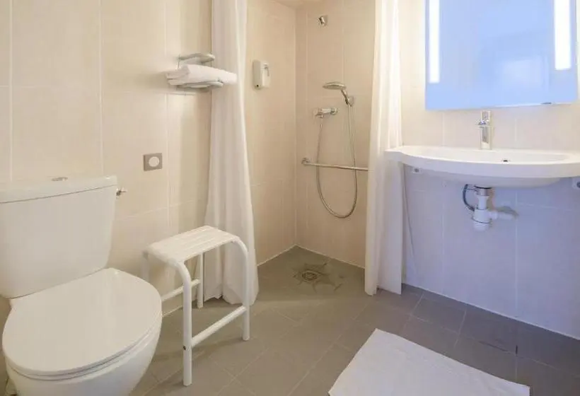 身障者適用スタンダードルーム, B&b Hotel Chartres Le Coudray