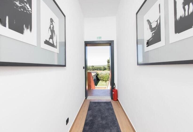 اتاق خانوادگی, Rooms Alla Beccaccia