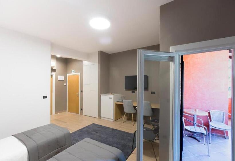 اتاق خانوادگی, Rooms Alla Beccaccia