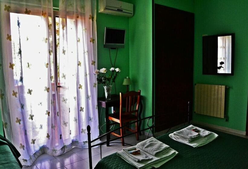 Номер Стандарт Трехместный, Bed & Breakfast S. Elia