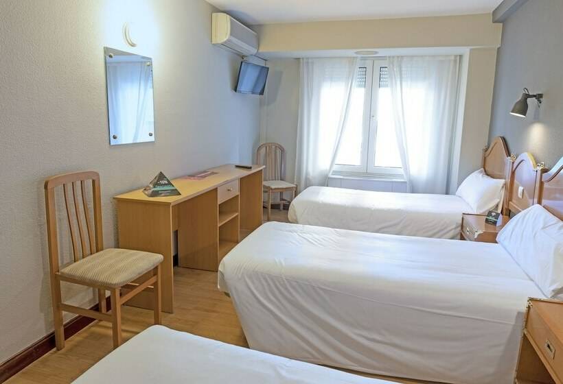 اتاق استاندارد سه نفره, Hostal Alda Palencia Plaza