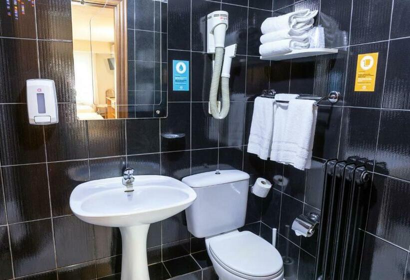 اتاق استاندارد سه نفره, Hostal Alda Palencia Plaza