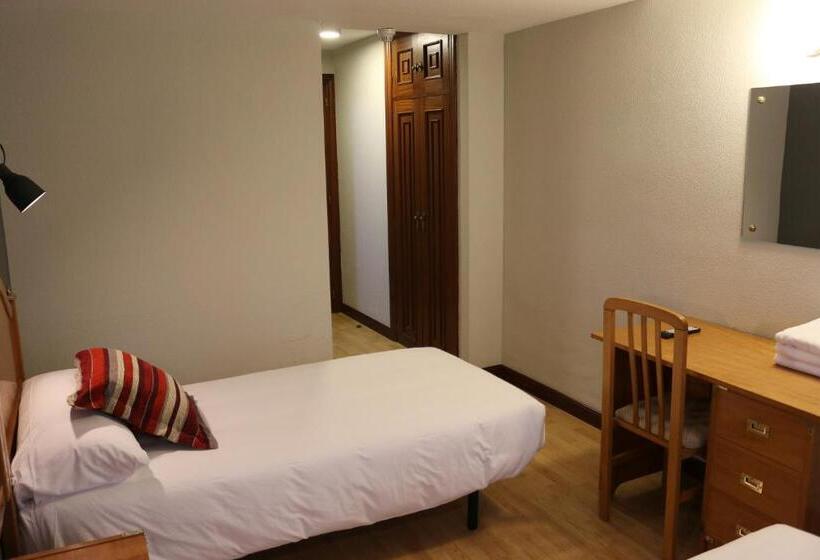 اتاق استاندارد یک نفره, Hostal Alda Palencia Plaza