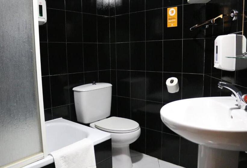 اتاق استاندارد یک نفره, Hostal Alda Palencia Plaza