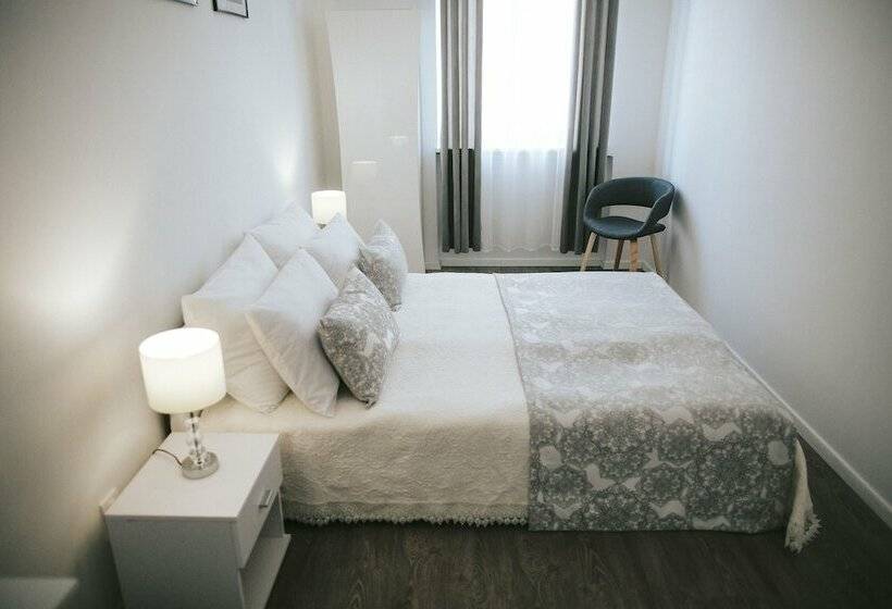اتاق استاندارد, Hostel Globo