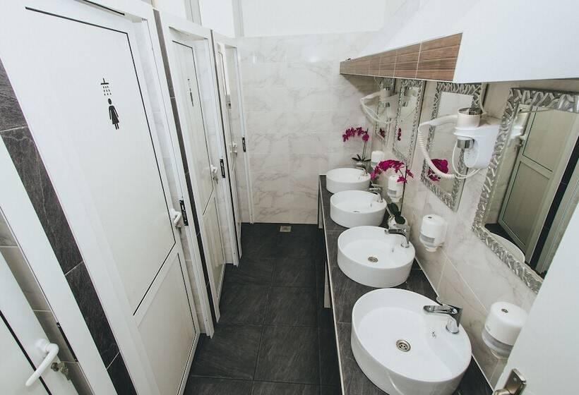 标准间, Hostel Globo