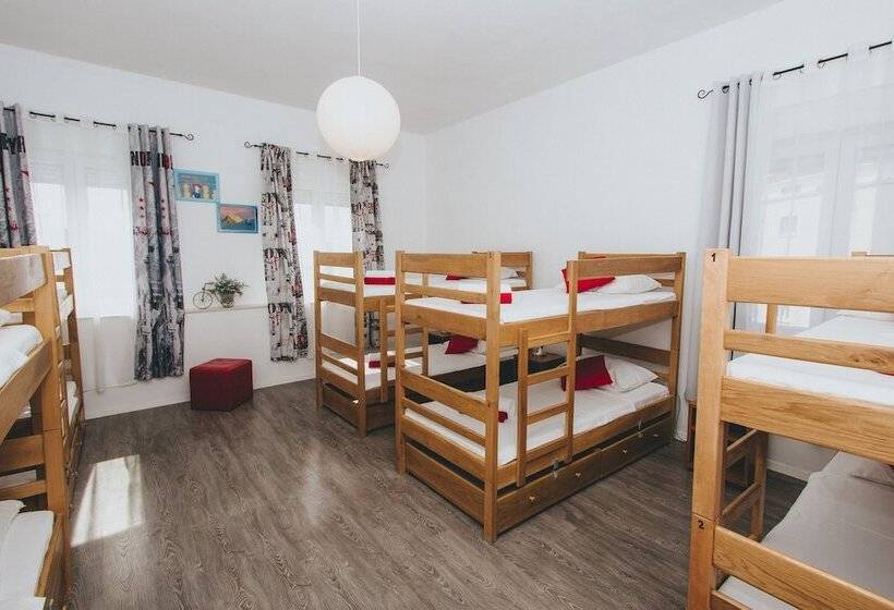 共用房间的床, Hostel Globo