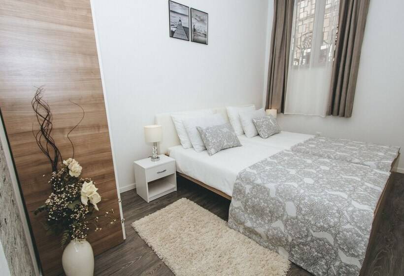 标准间, Hostel Globo